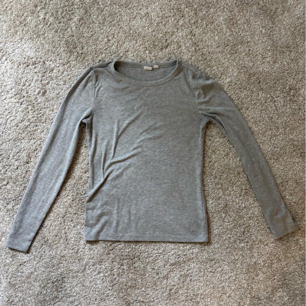 GAP Heather Gray Long Sleeve Women's Tee with sparkle